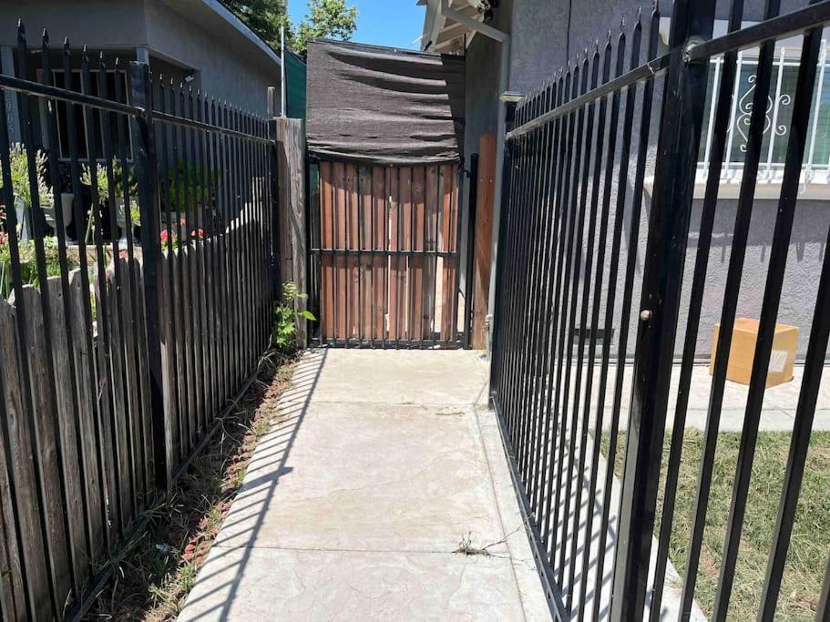 Charming Casita All Too Yourself Near Midtown Daire Sacramento Dış mekan fotoğraf